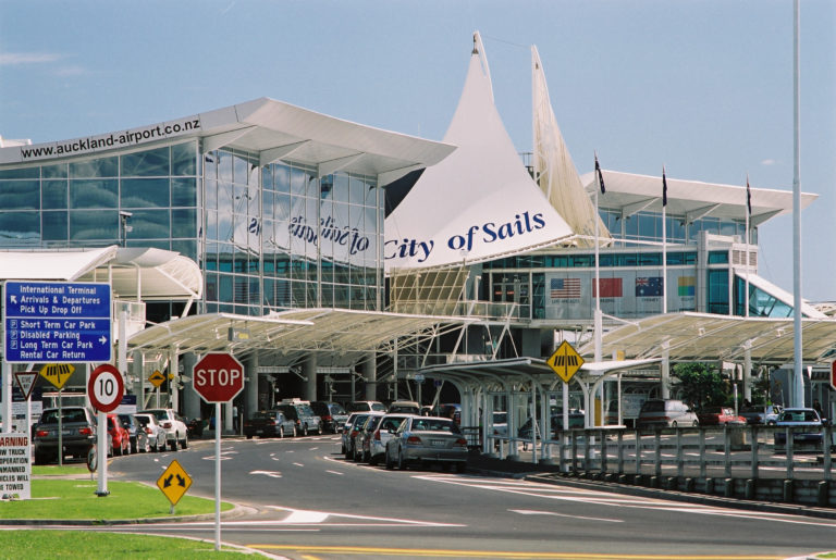 Auckland Airport introduces 4,000 new braked baggage trolleys