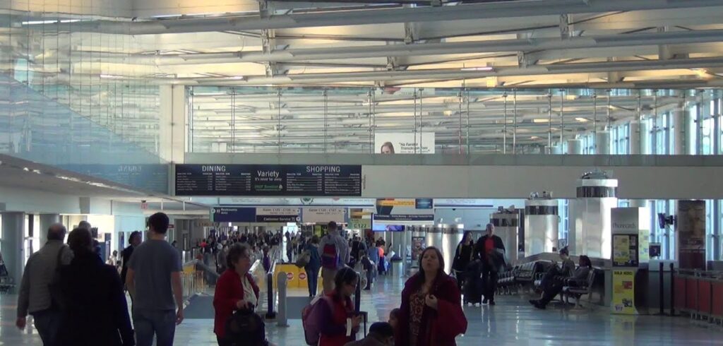 Newark trials biometric self-boarding e-gates