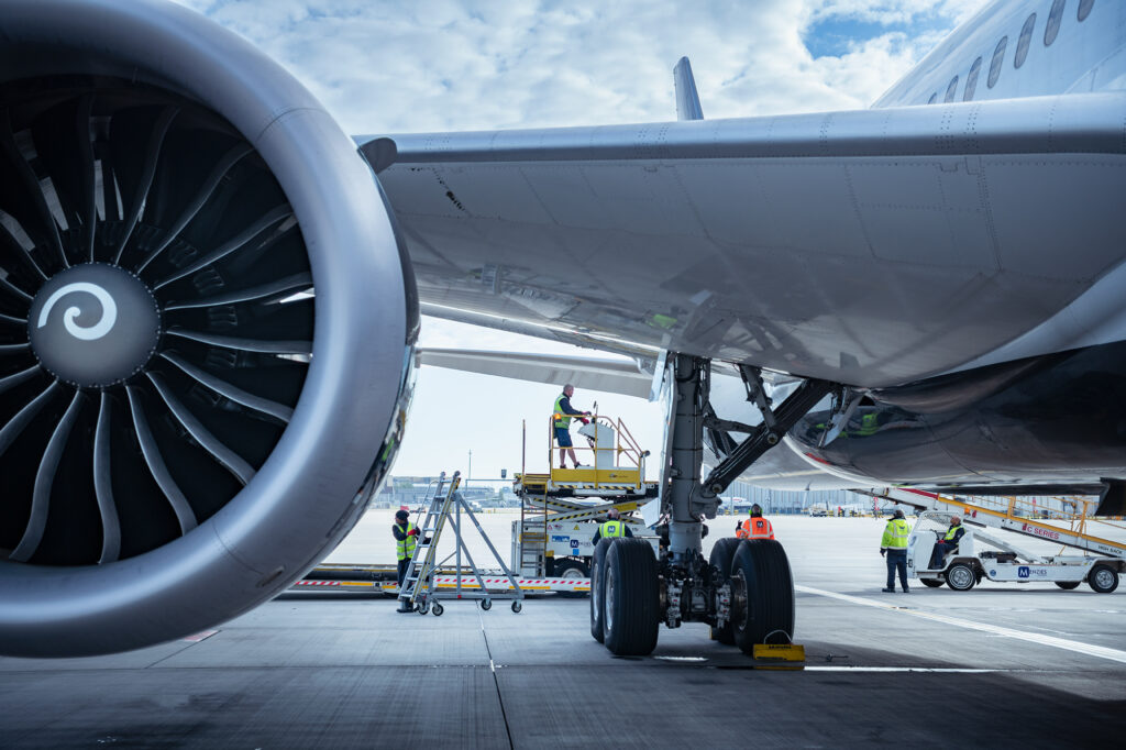 Menzies secures series of ground-handling contracts to expand Mexican portfolio