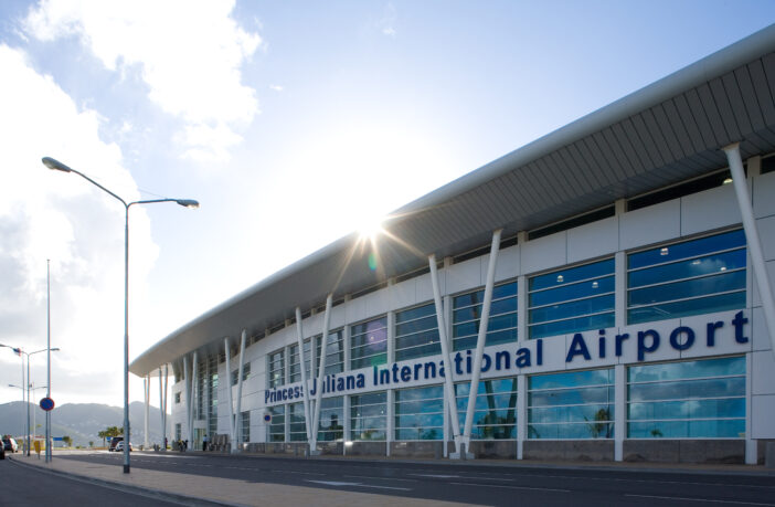 Judge bans unannounced strikes at Princess Juliana Airport