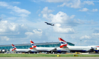 Omicron concerns cause 600,000 Heathrow passengers to cancel December travel plans