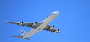 UK Transport Committee criticizes government restrictions on the aviation sector