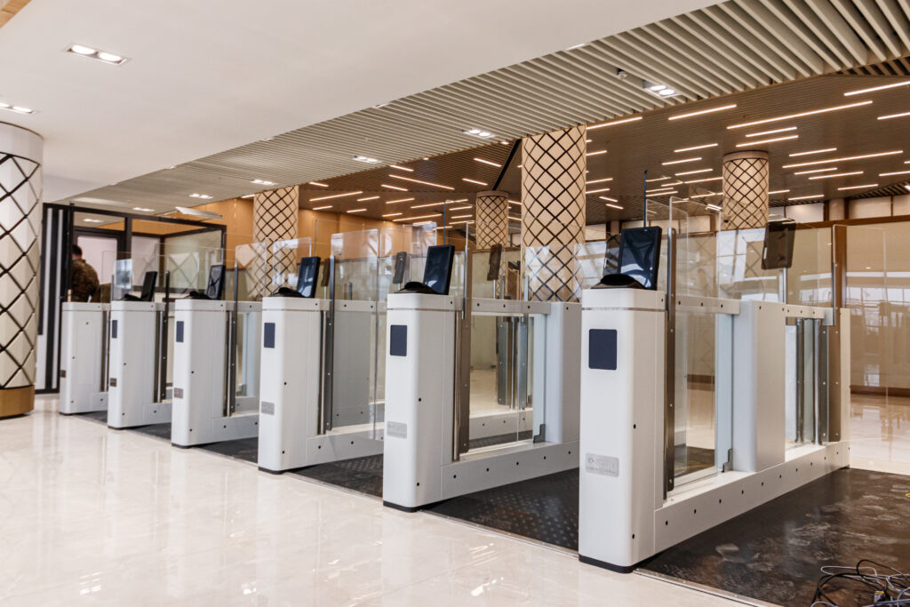 Samarkand Airport launches e-gate passport control system