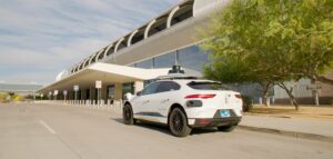 Phoenix Sky Harbor Airport introduces autonomous airport pickup service