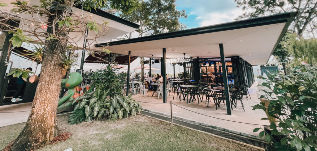 Changi Airport opens live music bar