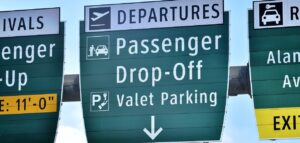 Drivers facing record high fees at UK airport drop-off zones, finds report