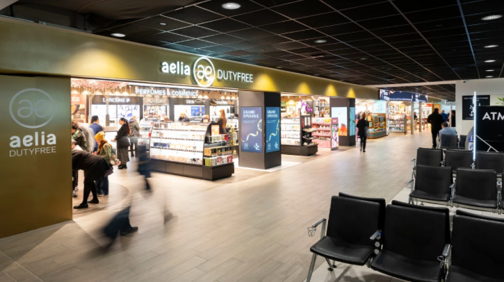 London City Airport has completed a major upgrade to its departure lounge, which provides a new look and feel throughout and includes two new restaurants, a new local independent café & bar, a duty-free expansion, a new flagship WHSmith and additional washrooms.