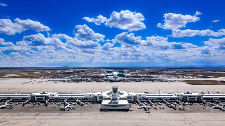 Denver International Airport (DEN) has installed biometric devices at various gates across two of its concourses. A total of 15 gates, on concourses A and C, are now equipped with biometric facial recognition technology. DEN’s airline partners began using the new devices during a soft launch prior to Labor Day weekend.