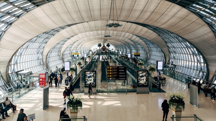Airports of Thailand (AoT) is to implement biometric identification for passengers at six airports. Operational from November 1 for domestic travelers and from December 1 for international travelers, the automated facial recognition system enables transfer between baggage drop to boarding gate without the need to show documentation.