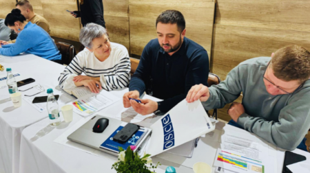 Moldovan security managers learn the latest airport threat and risk assessment techniques The Organization for Security and Cooperation in Europe (OSCE) has organized a training course in Chisinau, Moldova for aviation security managers from the General Inspectorate of Border Police (GIBP) and Airport Administration of the Republic of Moldova. The course, which ran from February 3 - 7, was conducted by Romanian aviation security experts.