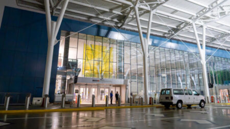 As part of its US$1.458bn overhaul of international facilities, George Bush Intercontinental Airport (IAH) in Texas has opened its Terminal E ticketing lobby to create a faster, more seamless passenger experience.