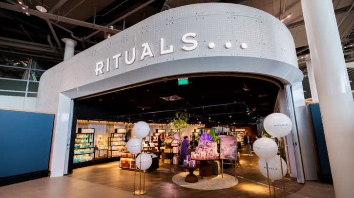 Schiphol has launched the first airport Mind Oasis from luxury beauty and wellbeing brand Rituals Cosmetics. The 40m² Mind Oasis space is situated within a Rituals Cosmetics shop, which covers an area of 141m².