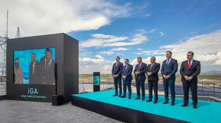 iGA Istanbul Airport runs on 100% solar power.